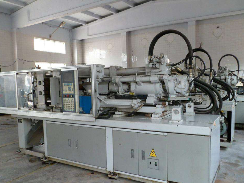 注塑機(jī)維修調(diào)試